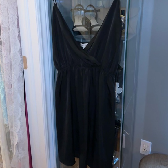 Black silky wrap dress Size 1XL - Picture 2 of 5